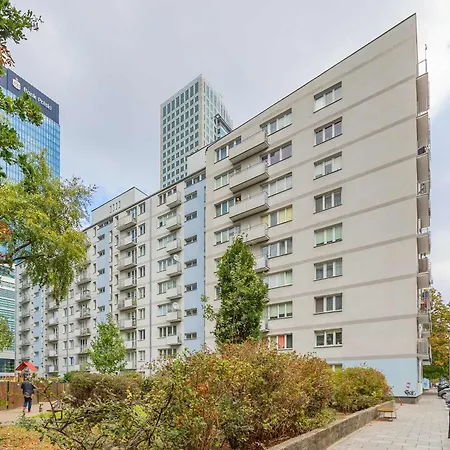 With Balcony, Near Metro By Renters *