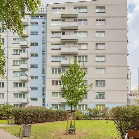 With Balcony, Near Metro By Renters